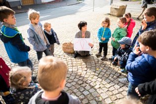 Asi poslední letošní dětská katecheze před kostelem