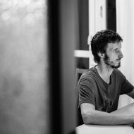 Stáhnout z karty, vytřídit, upravit, znovu vytřídit, okomentovat, vyexportovat a jít spát :-)