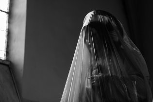 I Ježíš občas potřebuje pláštěnku