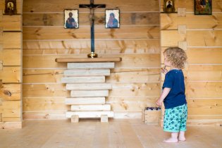 A již je tu jeden z prvních rozjímajících poutníků