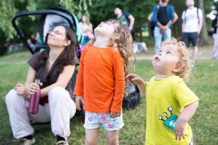 U některých přeletů motorových kluzáků nad našimi hlavami i Radovánek trochu znejistěl