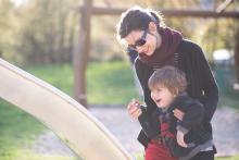 Šplhání po klouzačce, oblíbená to jarní kratochvíle