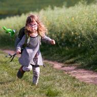 Verunka testuje nový batoh při přespolním běhu