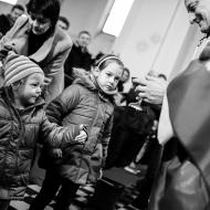 Radost z toho, že miska s hostiemi zůstala po celou cestu k oltáři nevysypána.