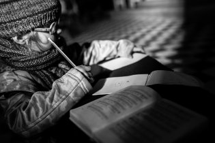 Verunka našla skvělý způsob, jak se zabavit při bohoslužbě