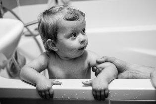 Tati, nech mě ještě chvilku cachtat, prosím!