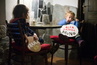 Jako by tu ty cedulky byly přímo pro ně :-)