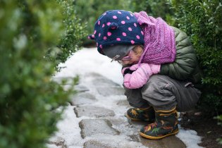 ... devět, deset, jedenáct, dvacet, sto, před pikolou za pikolou...