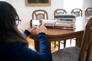 Nové přírustky do farní knihovny pečlivě zdokumentujeme