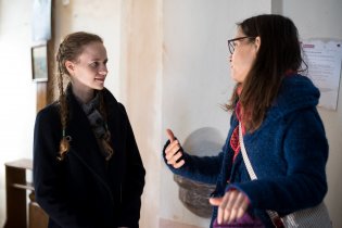 My si v nové farnosti užíváme klábosení po mši...