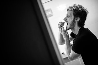 Tomova večerní hygiena po poslední návštěvě dentální hygieničky - poměrně zajímavé motorické cvičení