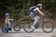 Verunka sice šlapala jako divá, ale Lenka si stejně stěžovala, že to jde nějak ztěžka