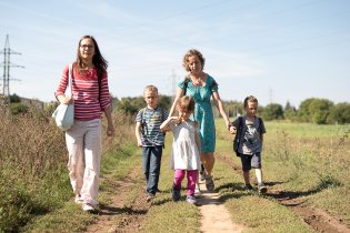 Nedělní obědo-piknikový výlet právě začíná