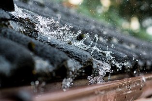 Pršelo asi půl hodiny a bylo to naprosto fascinující, přáli bychom vám to také zažít :-)