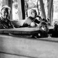 Zatímco ostatní návštěvníci obory nerušeně porušují přísný zákaz krmení zvěře, my nerušeně relaxujeme