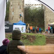 Pár loků vodky a šup na stěnu! :-)