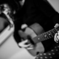 A již v Praze ještě před spaním pár akordů