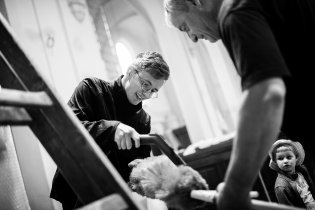 Při úklidu kostela najde své uplatnění opravdu každý