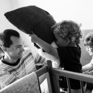 Ranní polštářová bitva se strejdou Ondrou