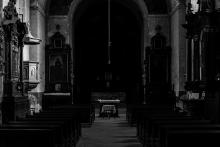 Nasvícení je perfektní, tak kdo se odváží stoupnout si na kazatelnu?