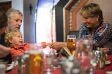 Děda s babičkou nás vytáhli do nové indické restaurace