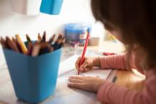 Bratranec Matyáš má první narozeniny, je potřeba vyrobit přání