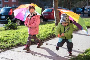 Vycházka s paraplíčky