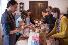 Při výrobě 120-ti balíčků pro Mikuláše je potřeba maximální efektivita výrobní linky