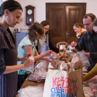 Při výrobě 120-ti balíčků pro Mikuláše je potřeba maximální efektivita výrobní linky