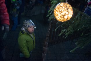 Poprvé jsme byli u rozsvěcení vánočního stromu v Komíně