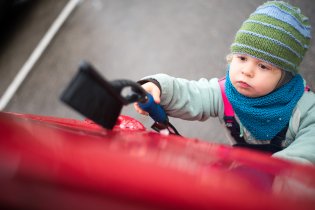 Ať už sníh je nebo není, auto čistíme vždy rádi