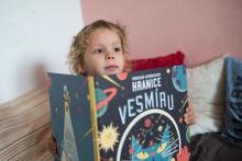 Jaké by to asi bylo, dotknout se hranice vesmíru...