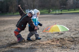 Rozbili jsme základní tábor a jdeme hledat poklady v upuštěné přehradě
