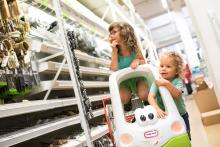 Vyhlídková jízda v Unihobby, autíčka mají naštěstí patrová