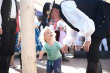 Ještě nám tu májku nekácej, šohajku!