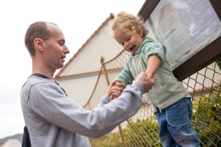 Dalibore, teď mě pořádně drž a já skočím