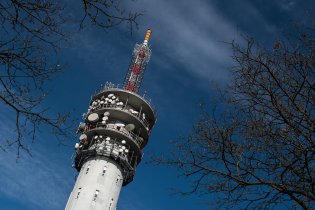 Koukáme na ten vysílač z Bystrce skoro každý den, ale naposledy jsme tu byli asi před deseti lety!