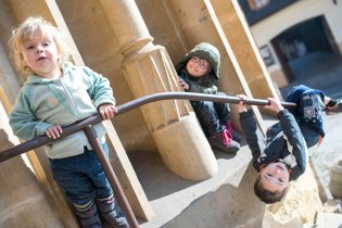 Parkour před kostelem