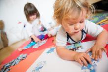 Puzzle Radovánka docela chytlo, a že bylo s Annou a Elsou, to přece vůbec nevadí