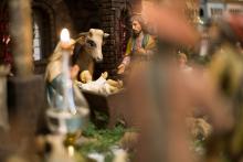 Vyrazit výjimečně na mši jinam = příležitost vyfotit si jiný betlém