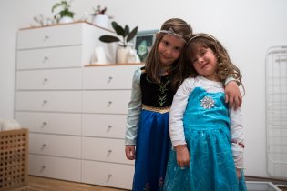 Ale holky, dneska už s kostýmy z Ledového království 1 moc parády nenaděláte