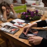 Vyrábíme tradiční dárkové fotokalendáře, kdyby Tom u objednávání trochu přemýšlel o rozměrech fotografií, mohlo to být o dost jednodušší :-)