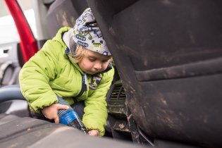 Snažíme se alespoň trochu zmírnit následky zavážení Verunky do lesní školky :-)