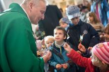 Výsledkem podzimního tvořeníčka je potřeba se pochlubit faráři