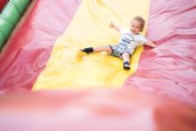 Nenechte se zmást zděšením ve tváři - ve skutečnosti si to užíval