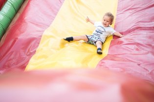 Nenechte se zmást zděšením ve tváři - ve skutečnosti si to užíval