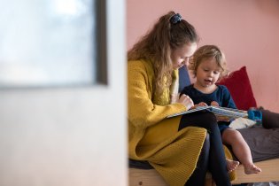 To jde takhle člověk v sobotu ráno na mši, a přivede si domů Miu