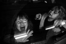 Klasická hra - Tati zavři nás v kufru auta a dělej, že nás neslyšíš, jak křičíme o pomoc