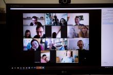 Farní kavárny se jen tak nevzdáme, jen to kafe si každý musel uvařit sám...