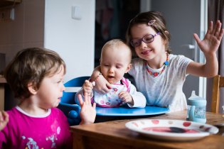 Viki má novou židličku a už je to velkej kluk